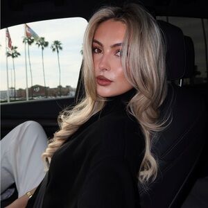 Meet your Posher, Brooke